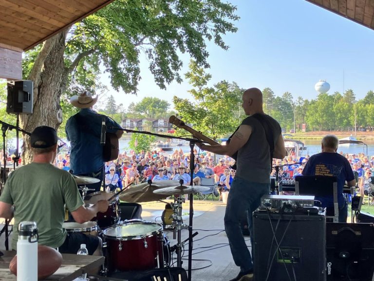 Tomahawk Music On The River